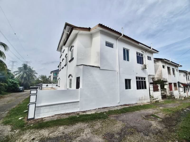 2.5-storey Terraced House for Sale in Taman Pulai Utama (Skudai) - Kuu Chin - PropertyGuru.com.my