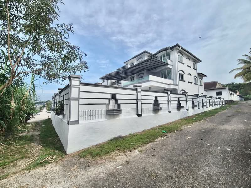 2.5-storey Terraced House for Sale in Taman Pulai Utama (Skudai) - Kuu Chin - PropertyGuru.com.my