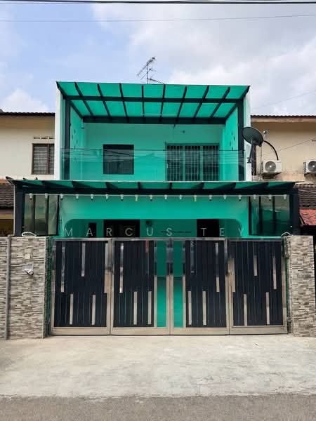 Rumah Teres 2-Tingkat untuk Dijual di Taman Bukit Tiram (Ulu Tiram) - Marcus Tey - Exterior - PropertyGuru.com.my