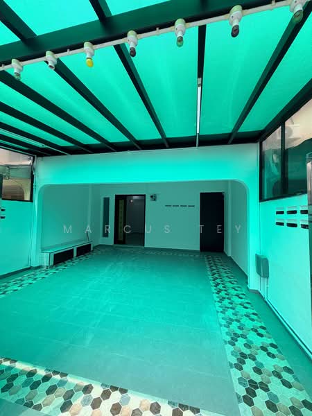 Rumah Teres 2-Tingkat untuk Dijual di Taman Bukit Tiram (Ulu Tiram) - Marcus Tey - Car Park - PropertyGuru.com.my