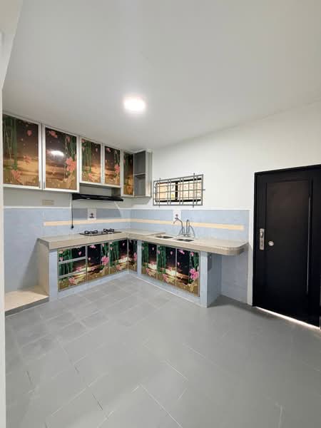 Rumah Teres 2-Tingkat untuk Dijual di Taman Bukit Tiram (Ulu Tiram) - Marcus Tey - Kitchen - PropertyGuru.com.my