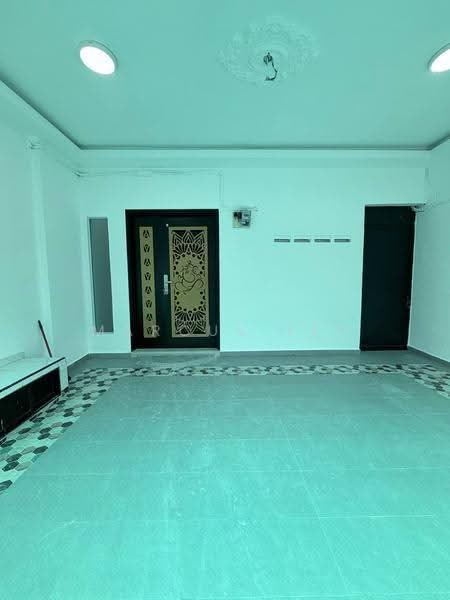 Rumah Teres 2-Tingkat untuk Dijual di Taman Bukit Tiram (Ulu Tiram) - Marcus Tey - Entrance - PropertyGuru.com.my