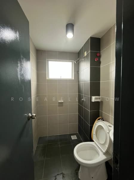 Rumah Bandar untuk Disewa di Dengkil (Selangor) - Roseabelle Low - Bathroom - PropertyGuru.com.my