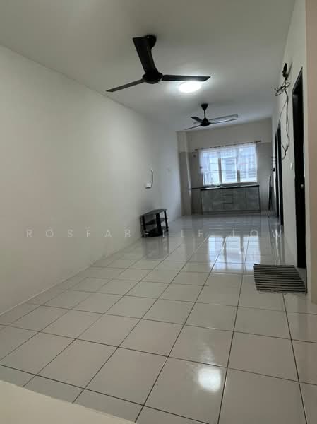 Rumah Bandar untuk Disewa di Dengkil (Selangor) - Roseabelle Low - Living Room - PropertyGuru.com.my
