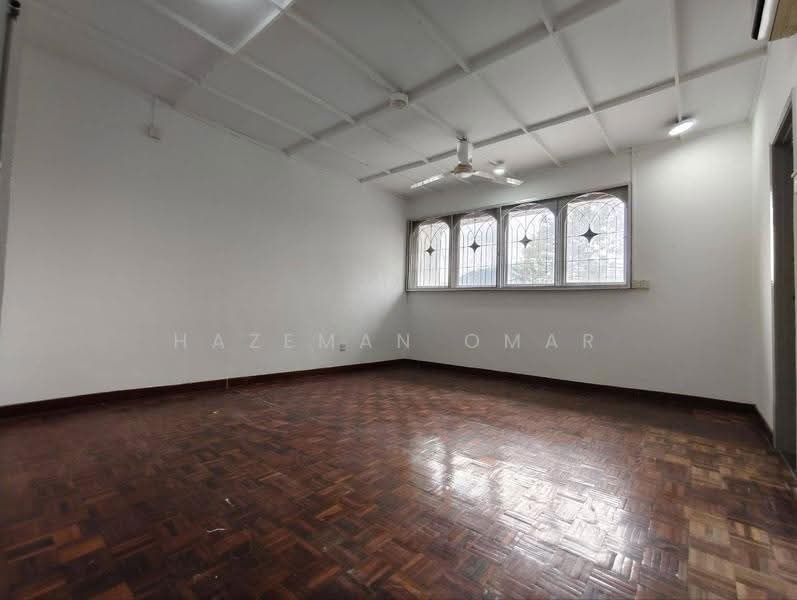 2-storey Terraced House for Sale in Taman Kesuma (Ampang) - Hazeman Omar - Living Room - PropertyGuru.com.my