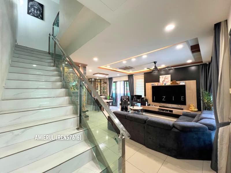 Rumah Teres 3-Tingkat untuk Dijual di Puchong (Selangor) - Amierul Hafizie - Living Room - PropertyGuru.com.my