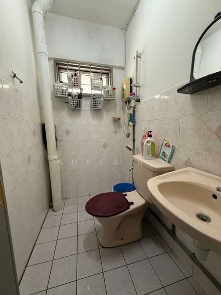 Apartment for Sale at Sri Intan 2 - Amber Ng - Bathroom - PropertyGuru.com.my