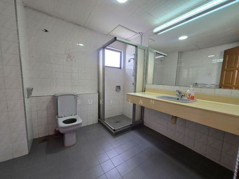 Bungalow House for Sale in Taman Bukit Desa (Taman Desa) - Suki Tan - Bathroom - PropertyGuru.com.my