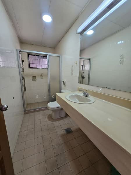 Bungalow House for Sale in Taman Bukit Desa (Taman Desa) - Suki Tan - Bathroom - PropertyGuru.com.my