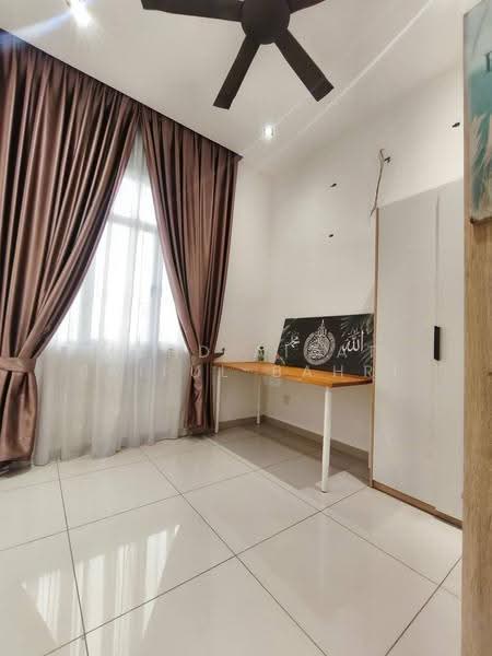 Rumah Teres untuk Dijual di Eco Grandeur (Puncak Alam) - Mohd Aizat Saiful Bahri - Bedroom - PropertyGuru.com.my