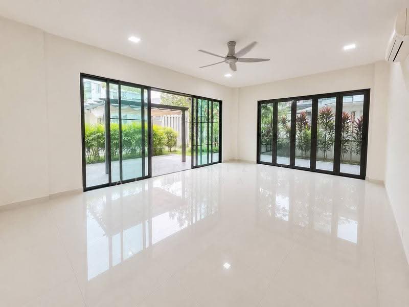 Rumah Berkembar untuk Dijual di Cyberjaya (Selangor) - Mohd Aizat Saiful Bahri - Living Room - PropertyGuru.com.my