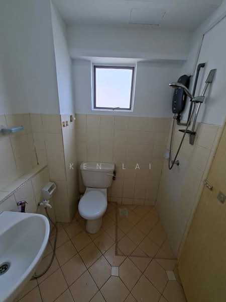 Pangsapuri untuk Disewa di Perdana Puri - Ken Lai - Bathroom - PropertyGuru.com.my