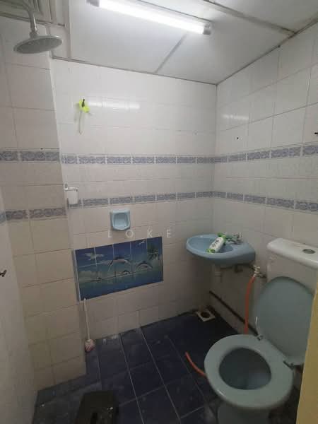 Terraced House for Sale in Taman Saga (Ampang) - Loke . - Bathroom - PropertyGuru.com.my