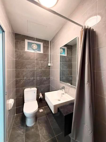 Kondominium untuk Disewa di Lucerne Residences - Pheng Han - Bathroom - PropertyGuru.com.my