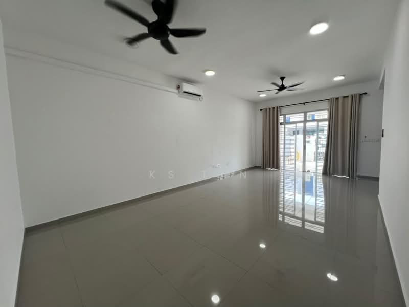 2-storey Terraced House for Sale in Bandar Dato Onn (Tebrau) - KS Tan - Living Room - PropertyGuru.com.my