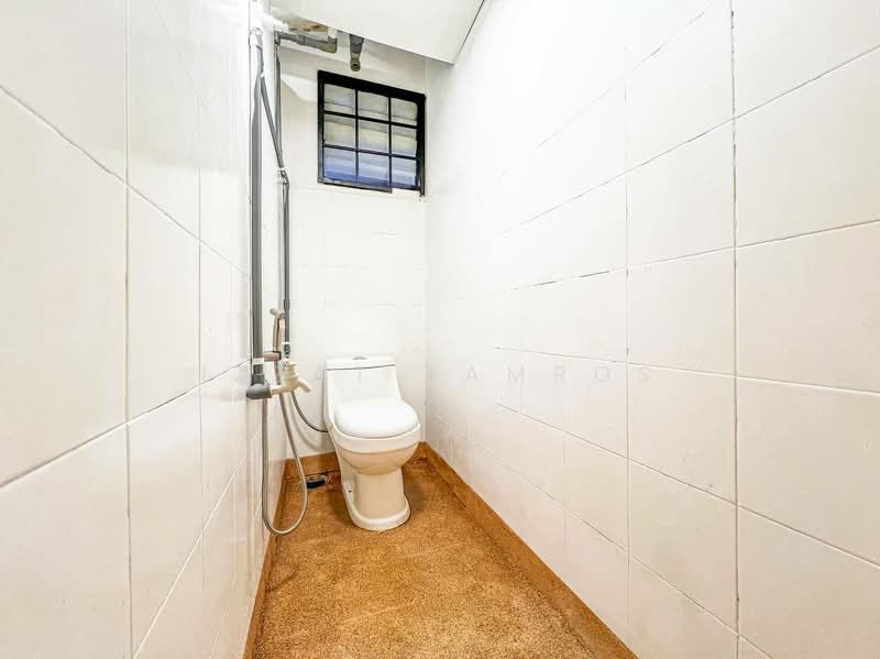 Pangsapuri untuk Dijual di Apartment Idaman - Izzat Zamros - Bathroom - PropertyGuru.com.my