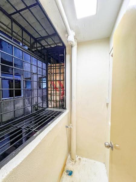 Pangsapuri untuk Dijual di Apartment Idaman - Izzat Zamros - Balcony - PropertyGuru.com.my