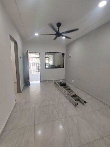 1-storey Terraced House for Sale in Taman Ungku Tun Aminah (Skudai) - NG ZEN XI - Living Room - PropertyGuru.com.my