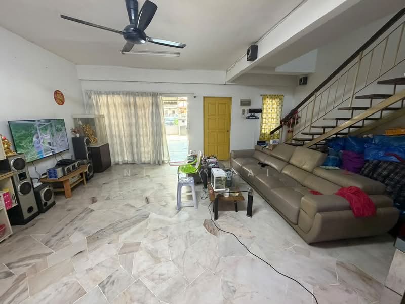 2-storey Terraced House for Sale in Rawang Perdana 2 (Rawang) - Nicky Lai - Living Room - PropertyGuru.com.my
