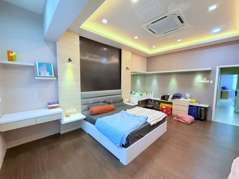 Rumah Teres 2-Tingkat untuk Dijual di Taman Seri Austin (Tebrau) - Karl Lim - Bedroom - PropertyGuru.com.my