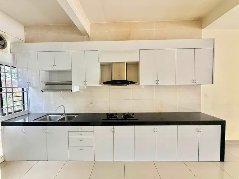 Rumah Teres untuk Dijual di Kangkar Pulai (Skudai) - Ida Aziz - Kitchen - PropertyGuru.com.my