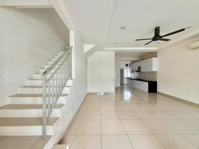 Rumah Teres untuk Dijual di Kangkar Pulai (Skudai) - Ida Aziz - Living Room - PropertyGuru.com.my