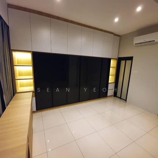Service Residence for Sale at 8Scape Residence @ Sutera - Sean Yeoh - Bedroom - PropertyGuru.com.my