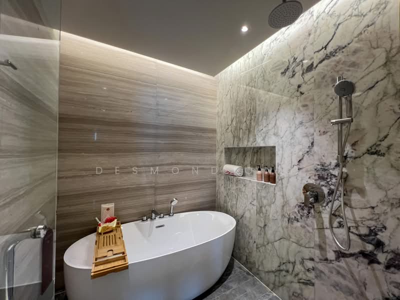 Kediaman Servis untuk Dijual di Imperial Lexis - Desmond Ong - Bathroom 1 - PropertyGuru.com.my