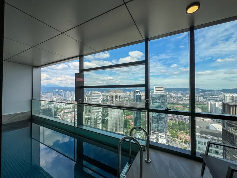 Kediaman Servis untuk Dijual di Imperial Lexis - Desmond Ong - Balcony w/ Pool - PropertyGuru.com.my