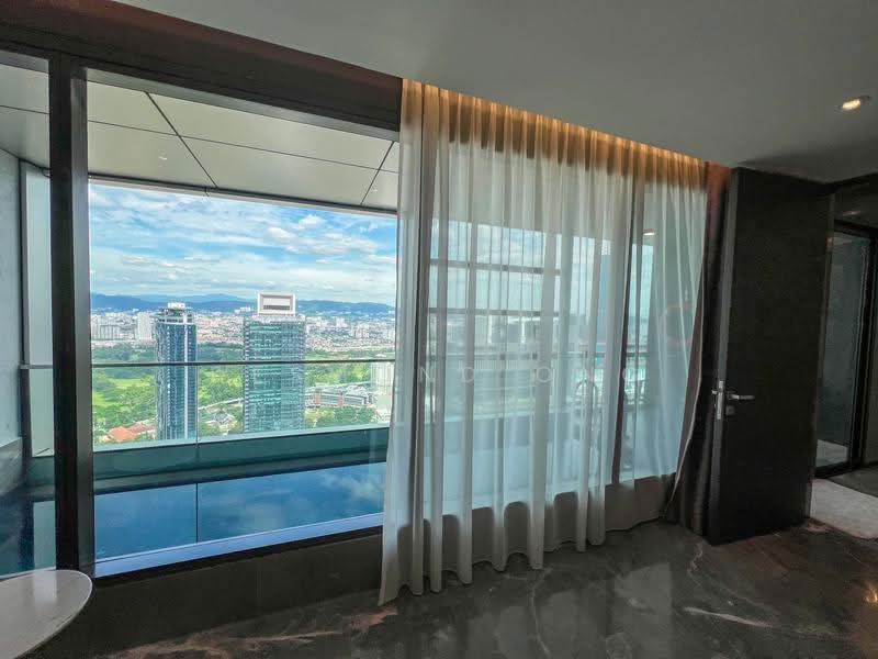 Kediaman Servis untuk Dijual di Imperial Lexis - Desmond Ong - Bedroom 2 View - PropertyGuru.com.my
