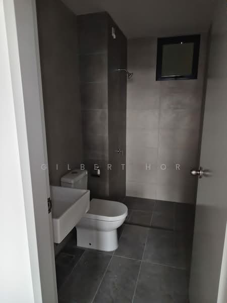 Kediaman Servis untuk Dijual di M Astra - Gilbert Hor - Bathroom - PropertyGuru.com.my