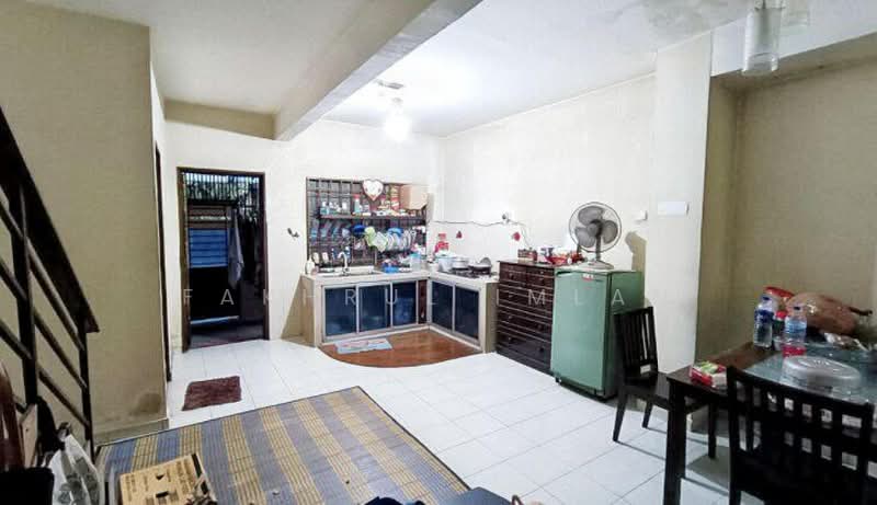 Rumah Teres 2-Tingkat untuk Dijual di Taman Scientex Kulai (Sedenak) - Fakhrul Imlan - Kitchen - PropertyGuru.com.my