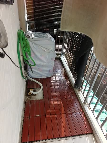 Rumah Bandar untuk Disewa di Taman Alam Putra (Seri Kembangan) - YEN KEE LIONG - Balcony - PropertyGuru.com.my