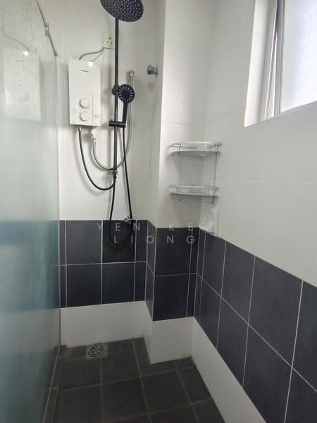 Rumah Bandar untuk Disewa di Taman Alam Putra (Seri Kembangan) - YEN KEE LIONG - Bathroom - PropertyGuru.com.my