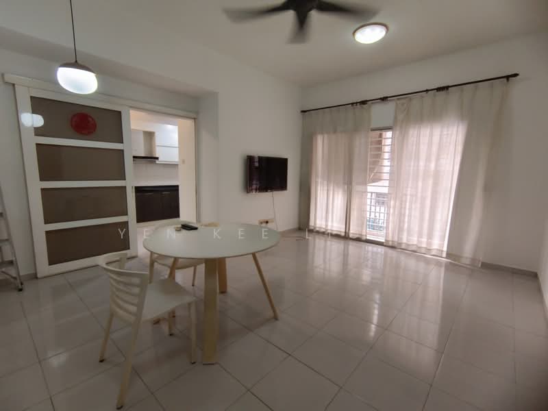 Rumah Bandar untuk Disewa di Taman Alam Putra (Seri Kembangan) - YEN KEE LIONG - Living Room - PropertyGuru.com.my