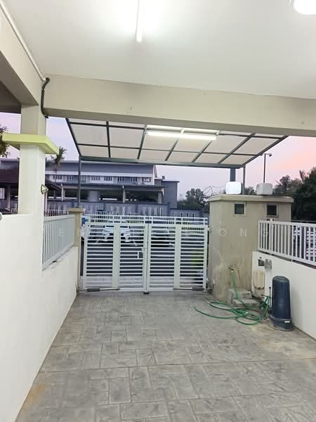 Rumah Bandar untuk Disewa di Taman Alam Putra (Seri Kembangan) - YEN KEE LIONG - Exterior - PropertyGuru.com.my