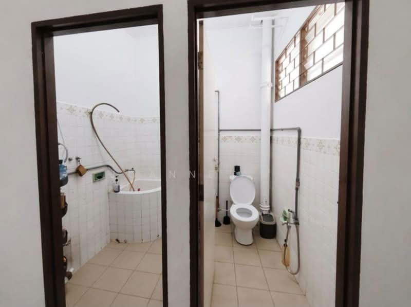 Semi-Detached House for Sale in Taman Sri Rambai (Bukit Mertajam) - Joanne Ang - Bathroom - PropertyGuru.com.my