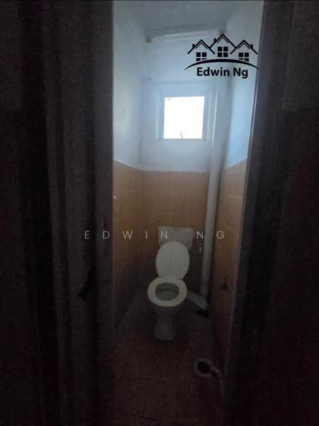 Kedai untuk Disewa di Sungai Jawi (Penang) - Edwin Ng - Bathroom - PropertyGuru.com.my