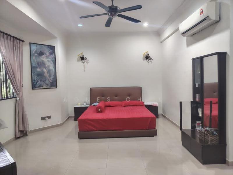 Semi-Detached House for Sale in Bukit Rahman Putra (Sungai Buloh) - Agnes Chee - Bedroom - PropertyGuru.com.my