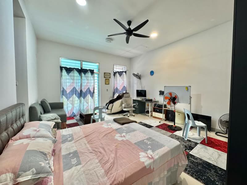 2-storey Terraced House for Sale in Bandar Putra (Kulai) - Ida Aziz - Bedroom - PropertyGuru.com.my