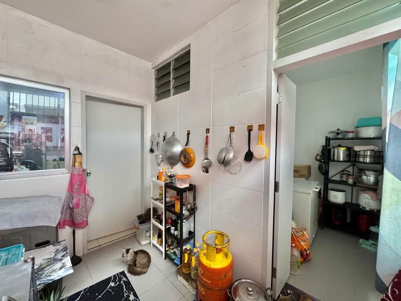 2-storey Terraced House for Sale in Bandar Putra (Kulai) - Ida Aziz - Kitchen - PropertyGuru.com.my