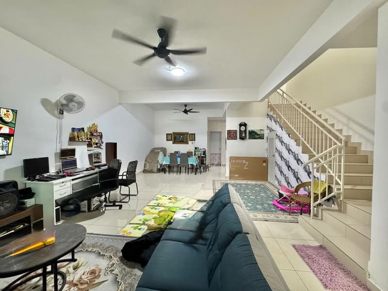 2-storey Terraced House for Sale in Bandar Putra (Kulai) - Ida Aziz - Living Room - PropertyGuru.com.my