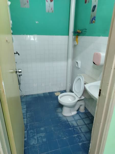 Rumah Teres 1-Tingkat untuk Disewa di Taman Perling (Perling) - Max Loh - Bathroom - PropertyGuru.com.my