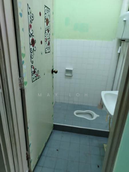 Rumah Teres 1-Tingkat untuk Disewa di Taman Perling (Perling) - Max Loh - Bathroom - PropertyGuru.com.my