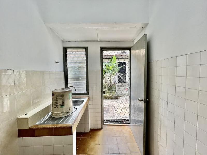 2-storey Terraced House for Rent in Taman Tun Dr Ismail (Kuala Lumpur) - Yin Peng . - Kitchen - PropertyGuru.com.my
