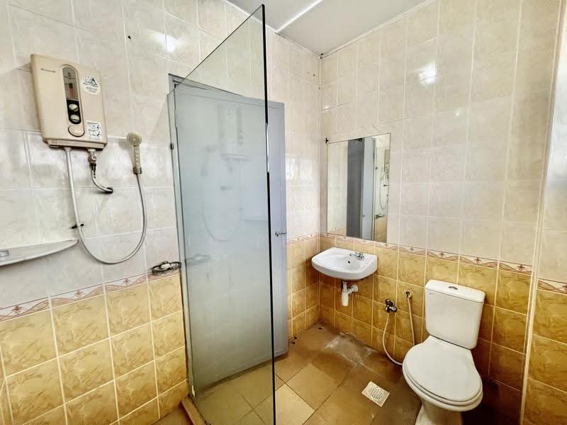 2-storey Terraced House for Rent in Taman Tun Dr Ismail (Kuala Lumpur) - Yin Peng . - Bathroom - PropertyGuru.com.my