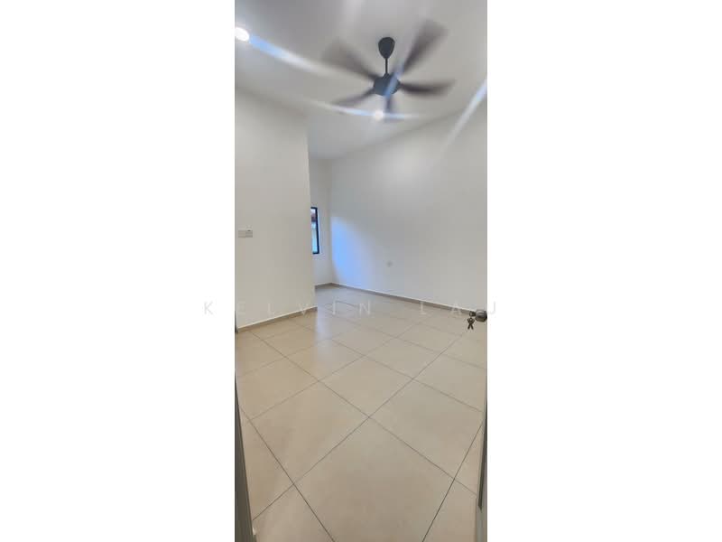 1-storey Terraced House for Sale in Ujong Pasir (Melaka City) - Kelvin Lau - Master bedroom - PropertyGuru.com.my