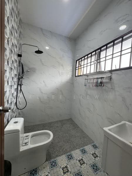 Semi-Detached House for Rent in Taman Sentosa (Johor Bahru) - Albee Liew - Bathroom - PropertyGuru.com.my