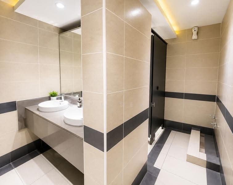 Pejabat untuk Disewa di Damansara Heights (Kuala Lumpur) - Jess Seah - Bathroom - PropertyGuru.com.my