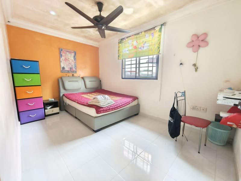 Rumah Teres 2-Tingkat untuk Dijual di Taman Johor Jaya (Johor Bahru) - Nico Chong - Bedroom - PropertyGuru.com.my